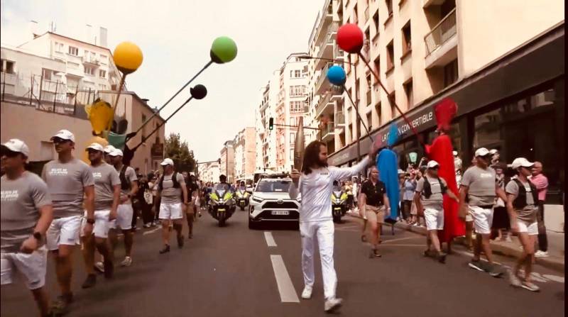 Passage de la flamme olympique  à Boulogne Billancourt